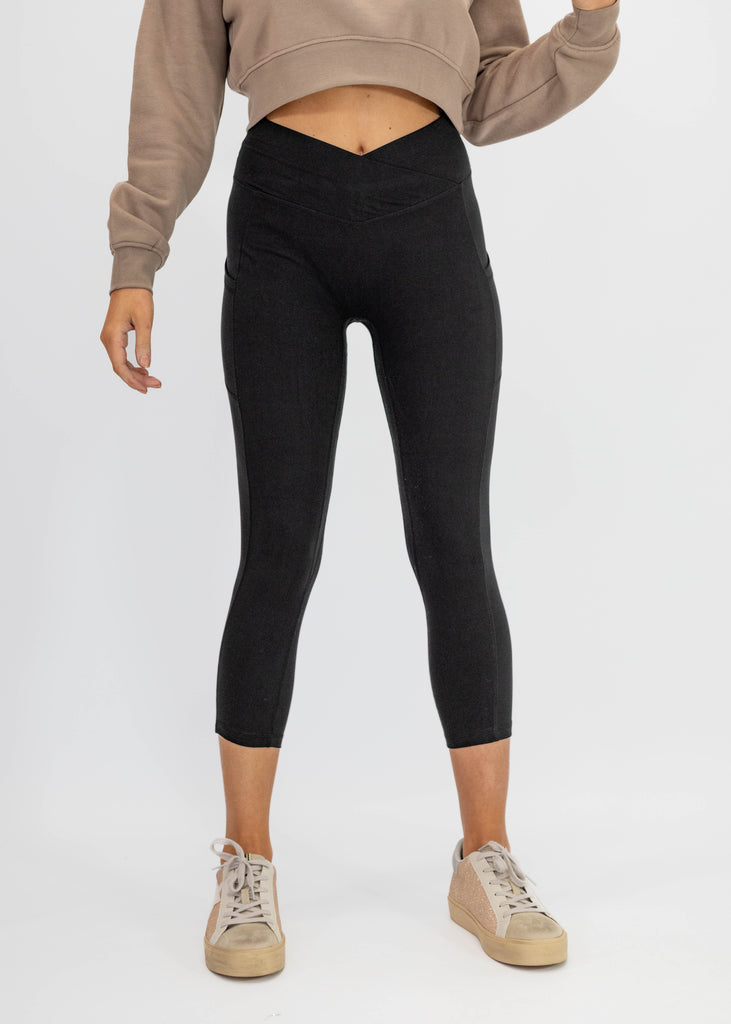 black v-crossover waist cropped leggings